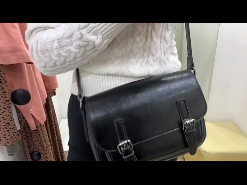 ❤️ Masturbasyon piblik nan jenn femèl FeralBerry ak yon gode nan sal la Fitting ❤❌ Videyo pònografi nan pònografi ht.befuck-net.ru ❌